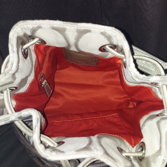 Coach signature drawstring purse - Picture 2 of 6